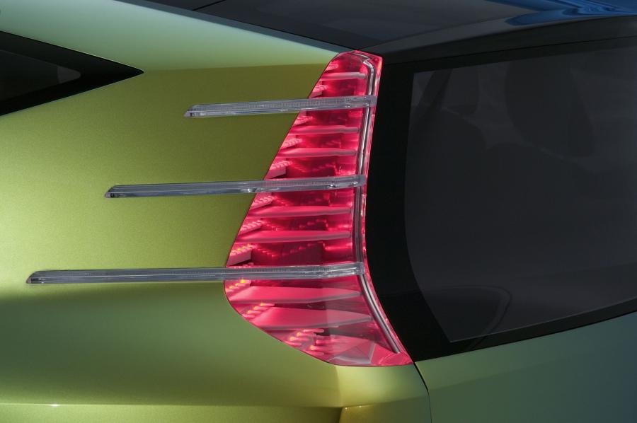  Mercedes-Benz Bionic Concept 2005 года  (фото 18 из 22)